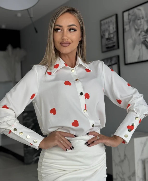 Biała koszula damska Gloria w drobne czerwone serduszka